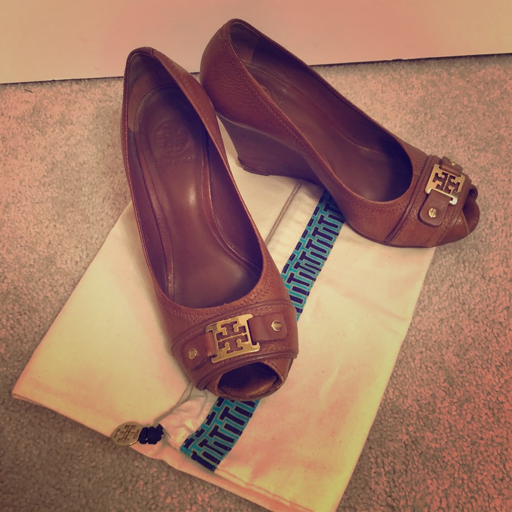 Tory Burch 7.5 brown leather wedges